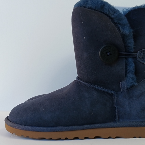 UGG w Bailey Button Navy - Picture 9 of 13